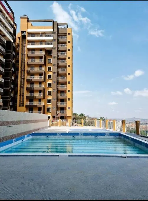 2 Bedroom Furnished Apartment カンパラ