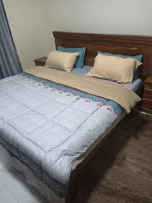 2 Bedroom Furnished Apartment カンパラ