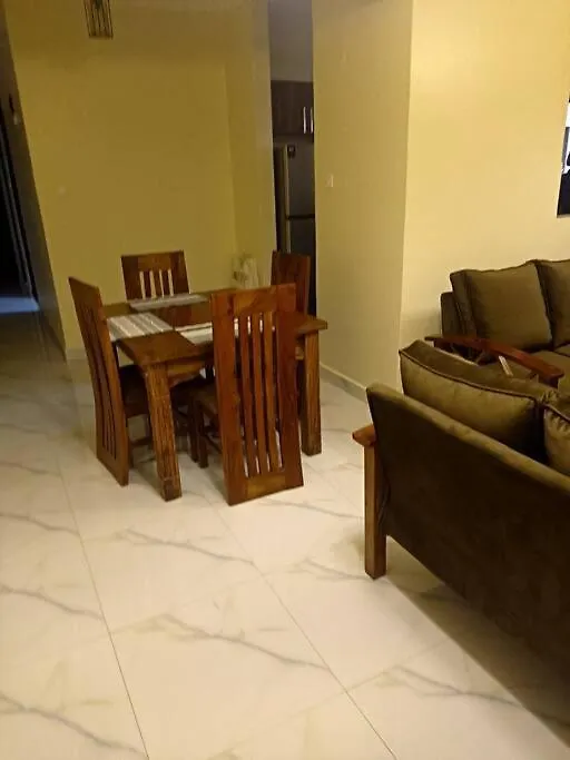 2 Bedroom Furnished Apartment カンパラ ウガンダ
